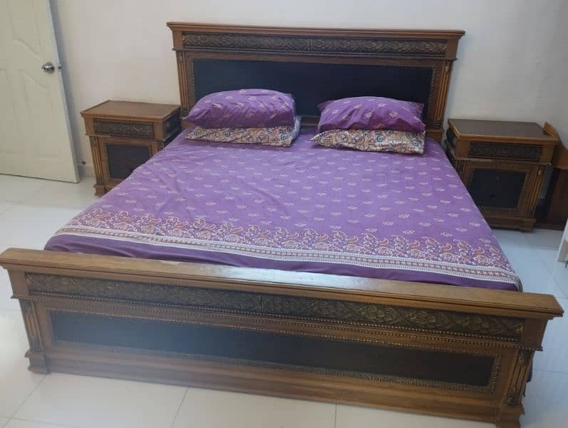 king size bed with side tables and dressing table in good condition 0