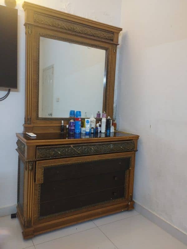 king size bed with side tables and dressing table in good condition 2