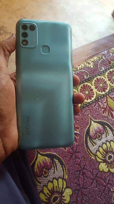 Infinix hot 10 play 4 /64 8