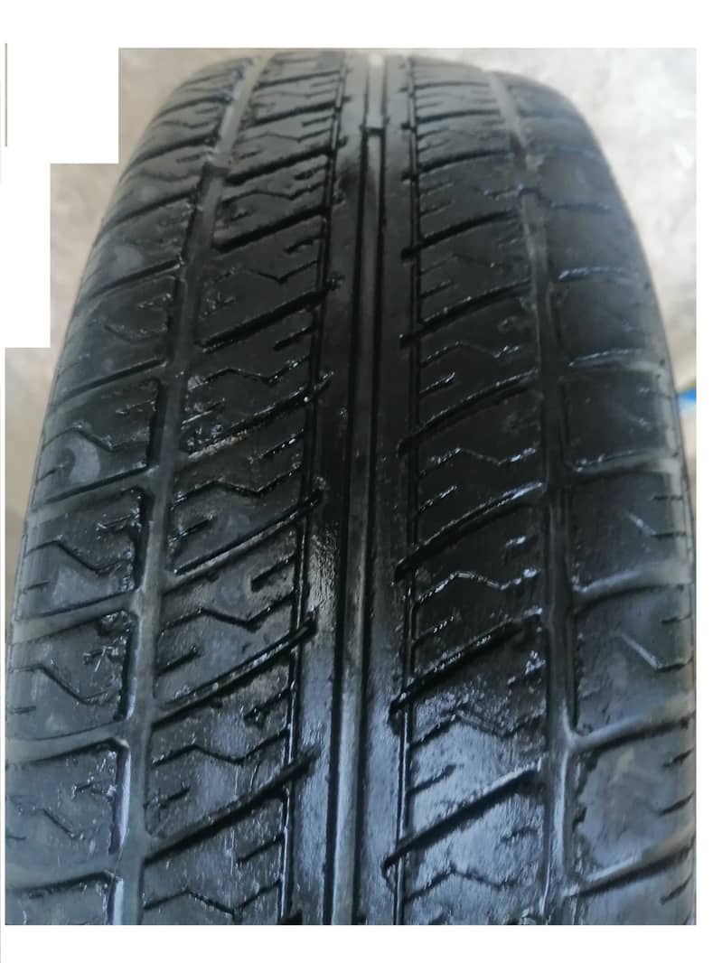 Imported tubeless tyres 145/70/12.03332070501. 1