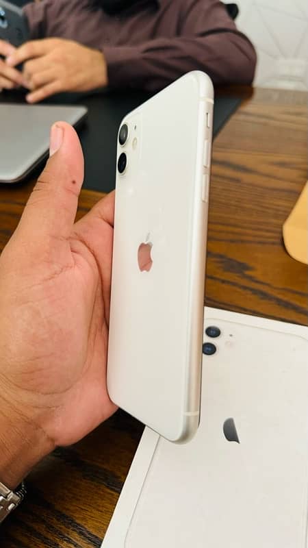 iphone 11 128 gb pta approved with box 7