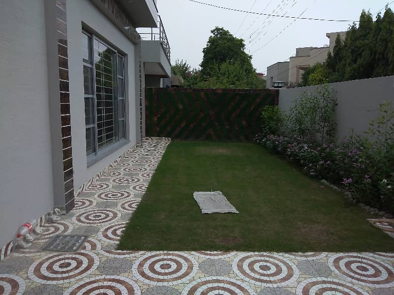 House For sale In Rs. 47500000 0