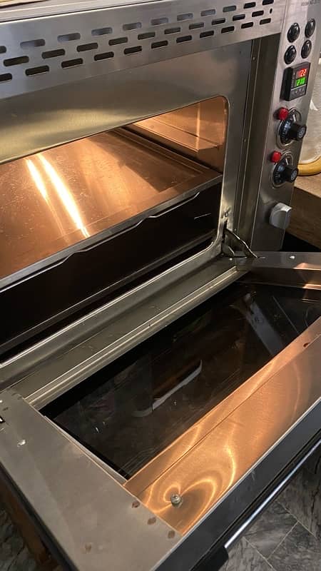 Admiral Oven LPG + Electric with convection Fan 2