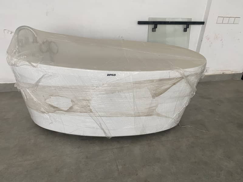 EMPOLO Bath tub 2