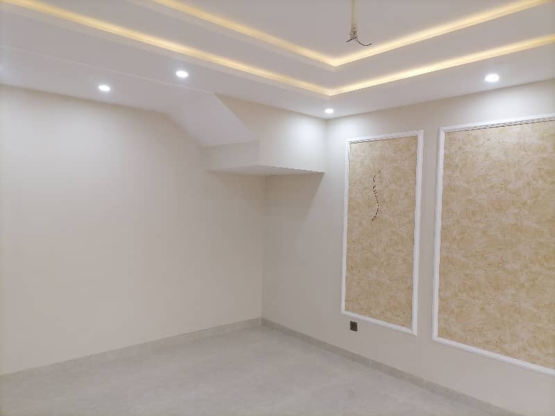 Punjab Coop Housing Society House For sale Sized 10 Marla 5