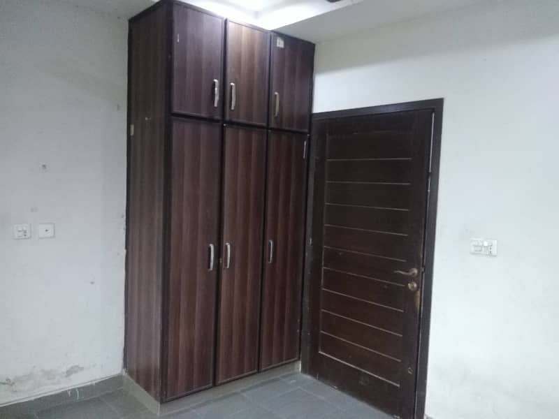 A Flat In Punjab Coop Housing Society 0