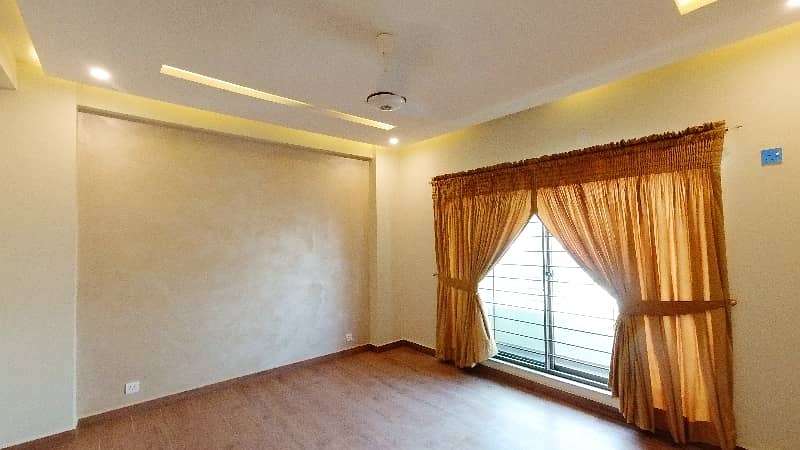 Find Your Ideal Facing Park Flat In Lahore Under Rs. 33500000 18