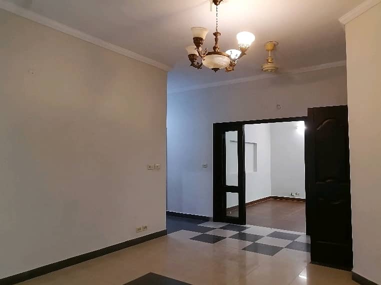 Near to Park House Of 10 Marla In Askari 11 - Sector A For rent 9