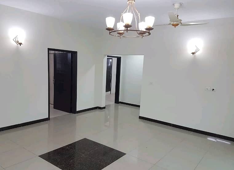 Avail Yourself A Great 10 Marla Flat In Askari 11 - Sector B Apartments 0