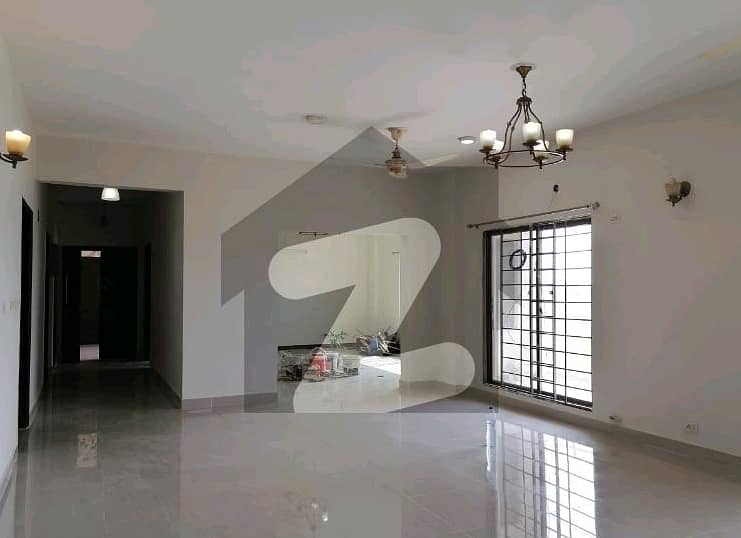 Flat Of 10 Marla For sale In Askari 11 - Sector B Apartments 1