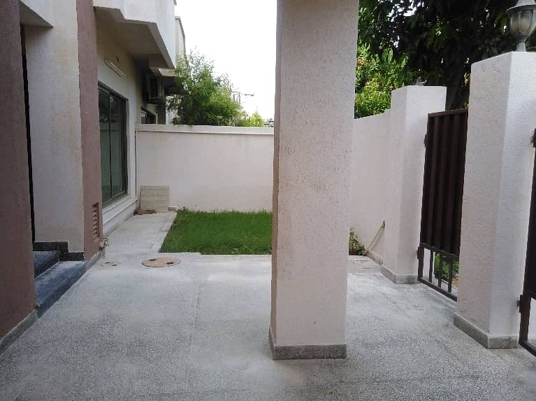 10 Marla House In Askari 11 - Sector A For Rent At Good Location 0