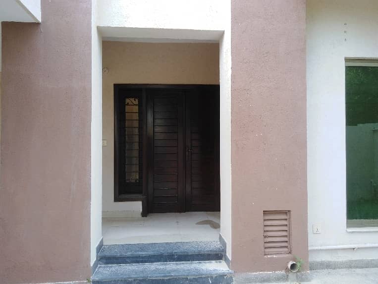 10 Marla House In Askari 11 - Sector A For Rent At Good Location 1