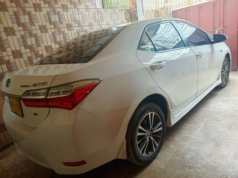 Toyota Corolla Altis 2017 14