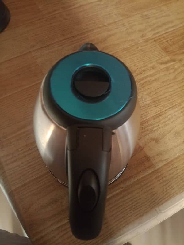 A Electric Kettle 4