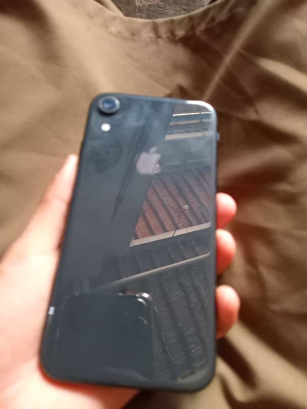 iphone XR 8