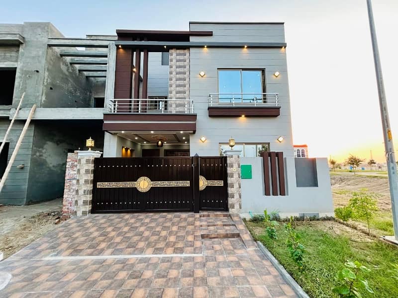 Bahria Nasheman 5 Marla Brand New Luxury Owner Build House Available for Sale. 0