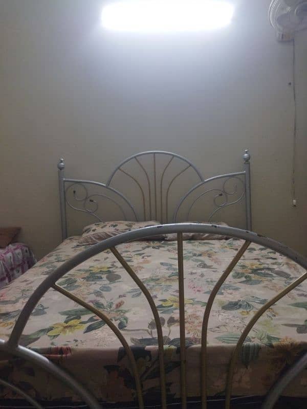 rod iron king size bed 1