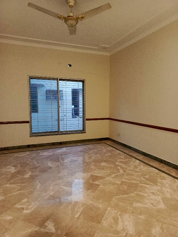 one kanal Beautiful house for RENT 8