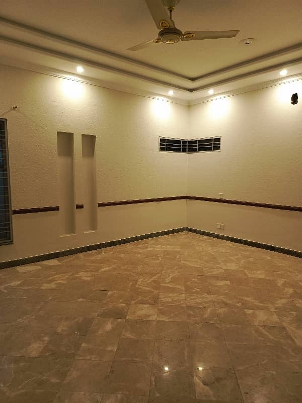 one kanal Beautiful house for RENT 23