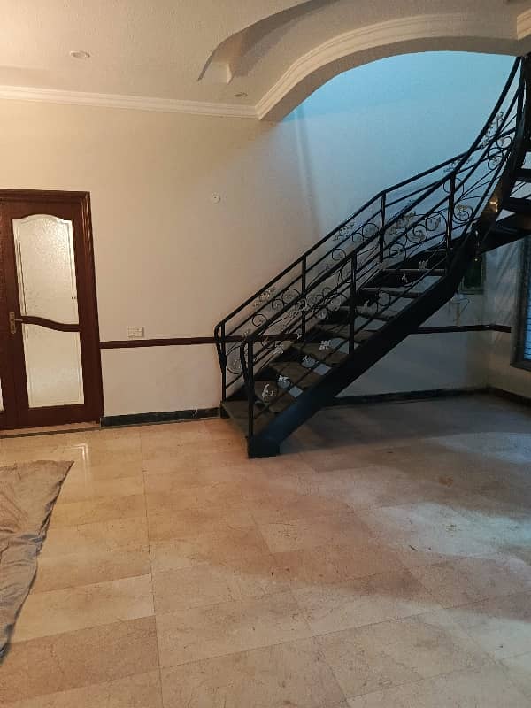 one kanal Beautiful house for RENT 30