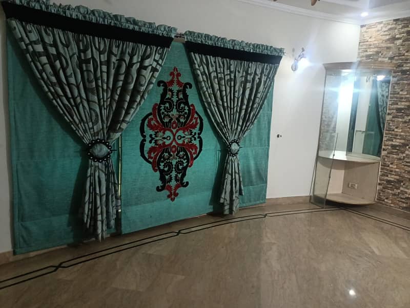 Beautiful One kanal house for RENT 11