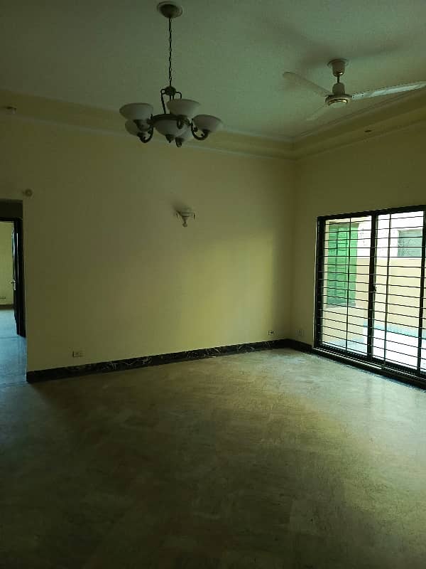 1 kanal house available for RENT 11