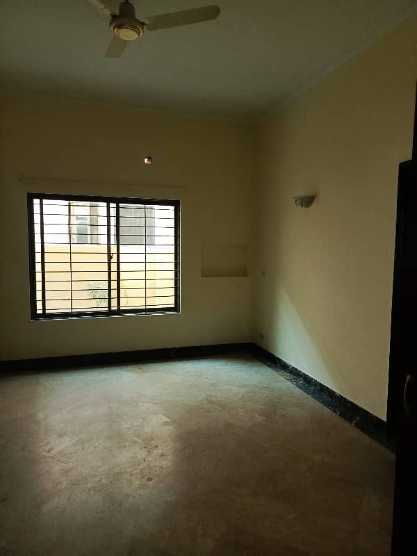 1 kanal house available for RENT 13