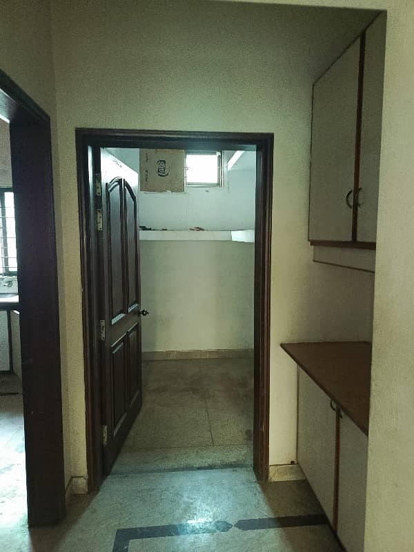 1 kanal house available for RENT 26