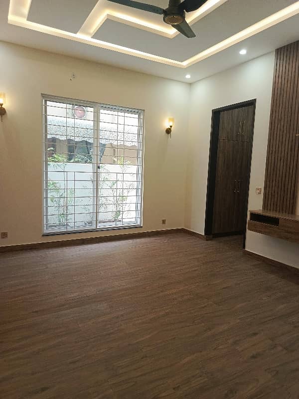 1 Kanal Brand New House For Sale 14