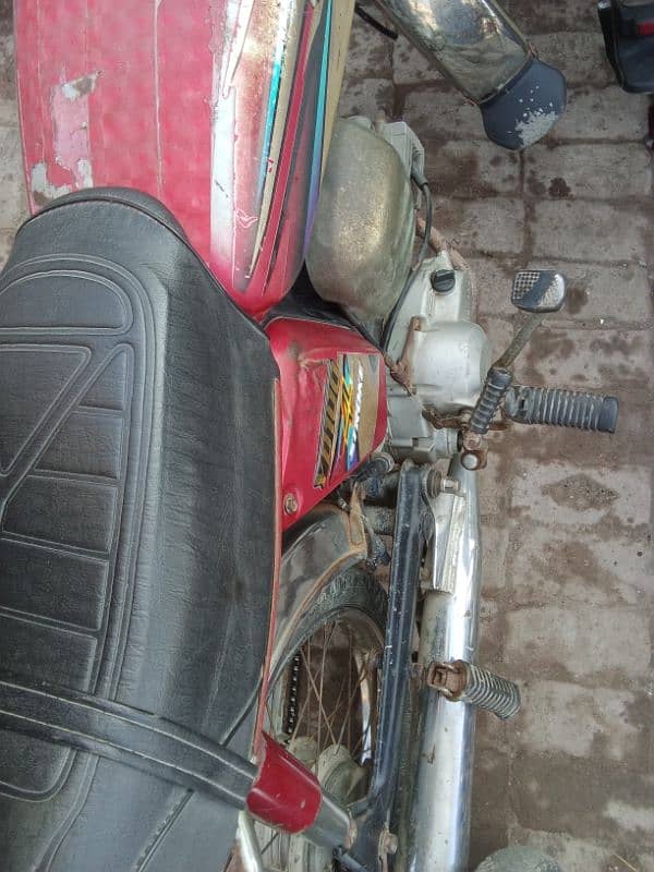 Yamaha four stroke bike engine wise ok 2