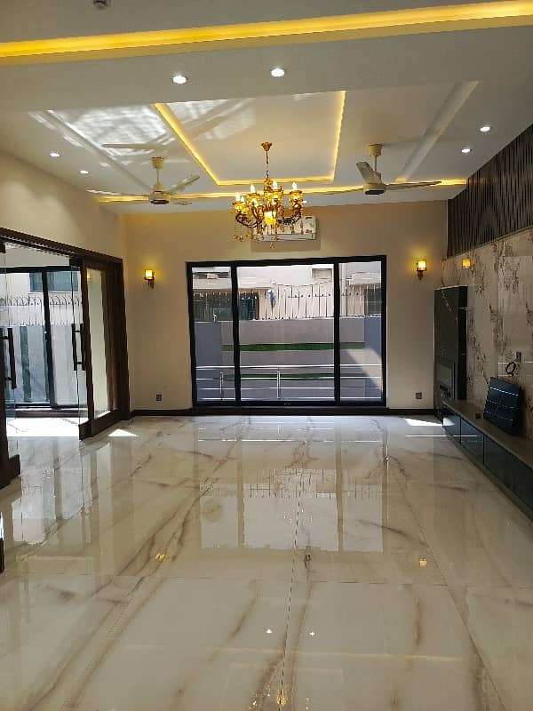 Elegant Beautiful 1 Kanal House For SALE 8