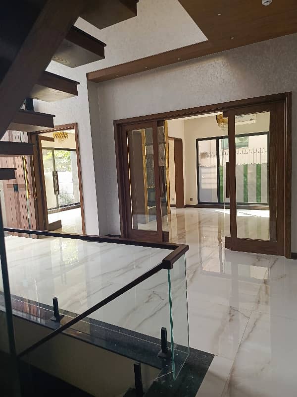 Elegant Beautiful 1 Kanal House For SALE 12