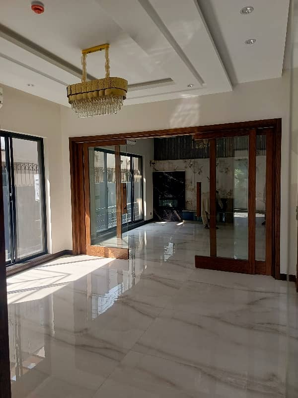 Elegant Beautiful 1 Kanal House For SALE 47