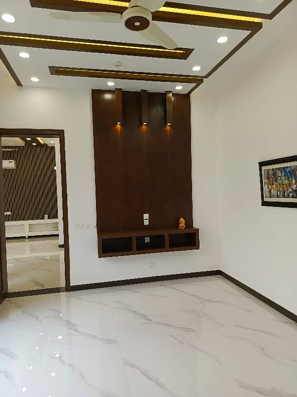 Beautiful ONE Kanal Brand New House SALE 35