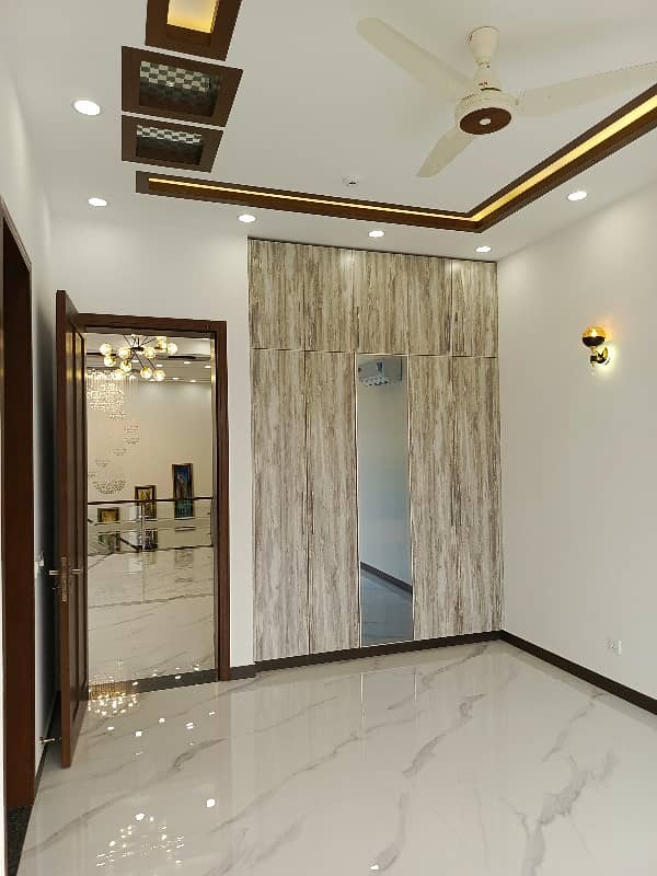 Beautiful ONE Kanal Brand New House SALE 43