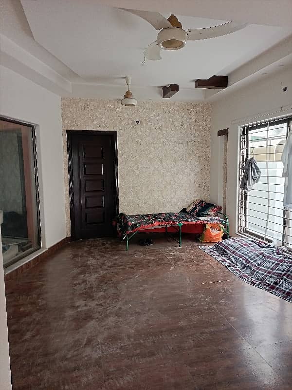 One Kanal Spacious House For RENT 25