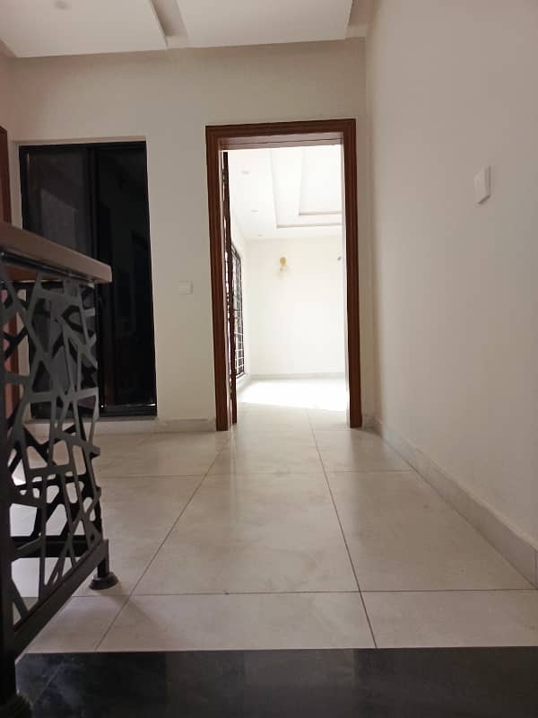 1 Kanal House For SALE 11