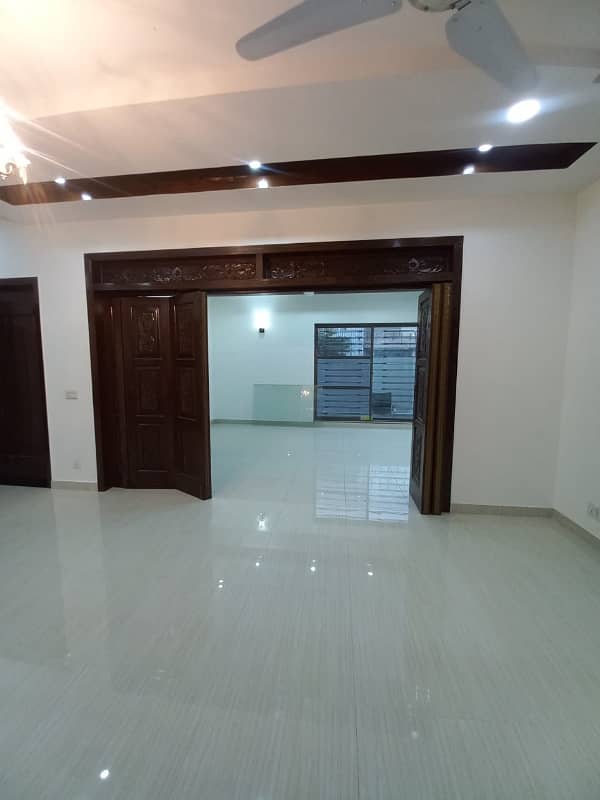 1 Kanal House For SALE 46