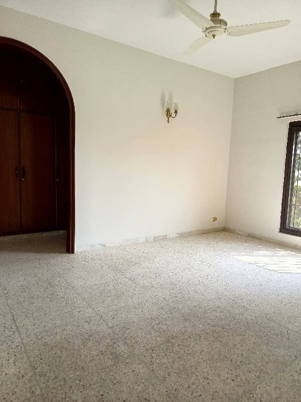 2 Kanal Beautiful corner House For RENT 6