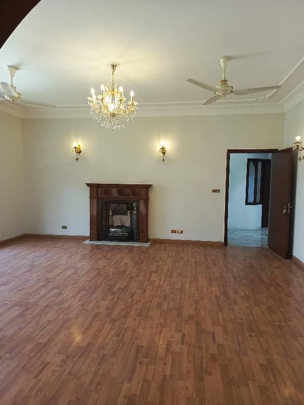 2 Kanal Beautiful corner House For RENT 30