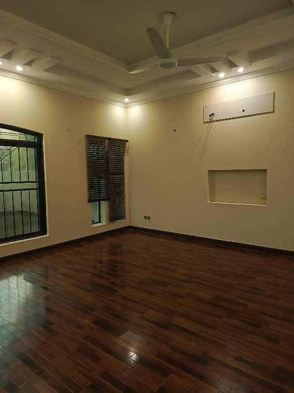 One Kanal House For RENT 31