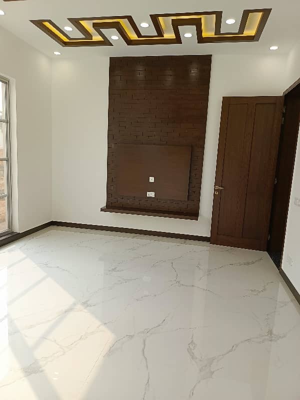 1 Kanal House In DHA Phase 6 18