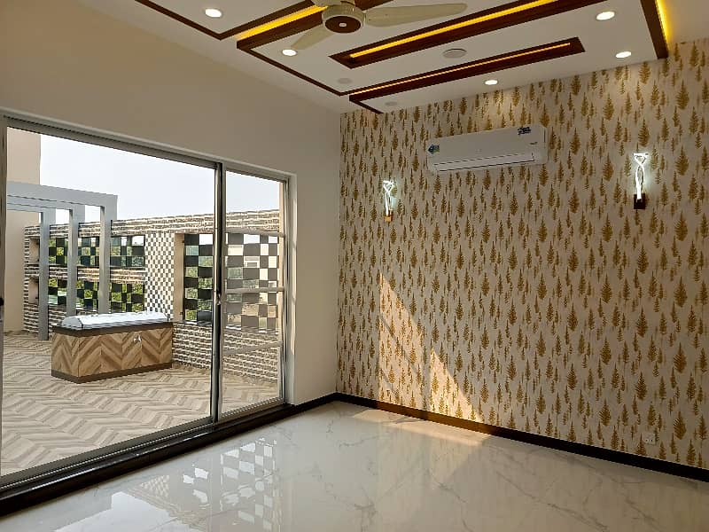 1 Kanal House In DHA Phase 6 28