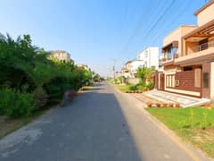 Book A Prime Location House Of 10 Marla In Central Park - Block F Lahore