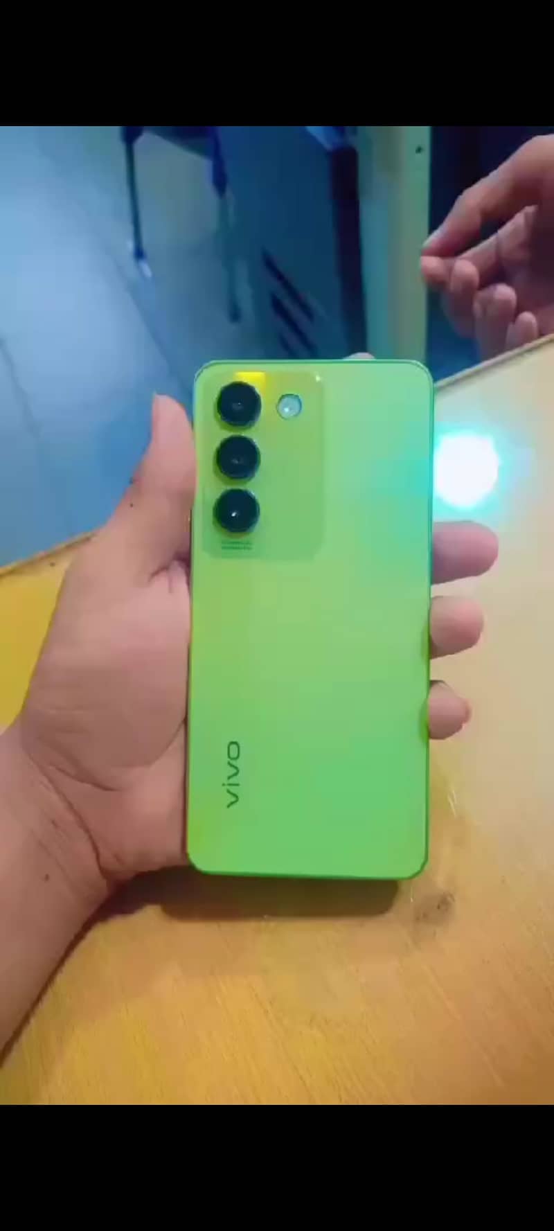 vivo y 100  8 /256 0