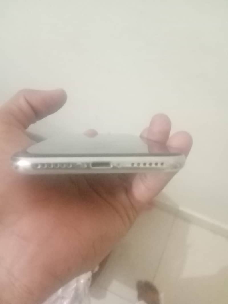 Apple iphone X 3