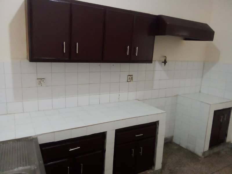 Centrally Located Flat In Askari 5 Is Available For sale 5