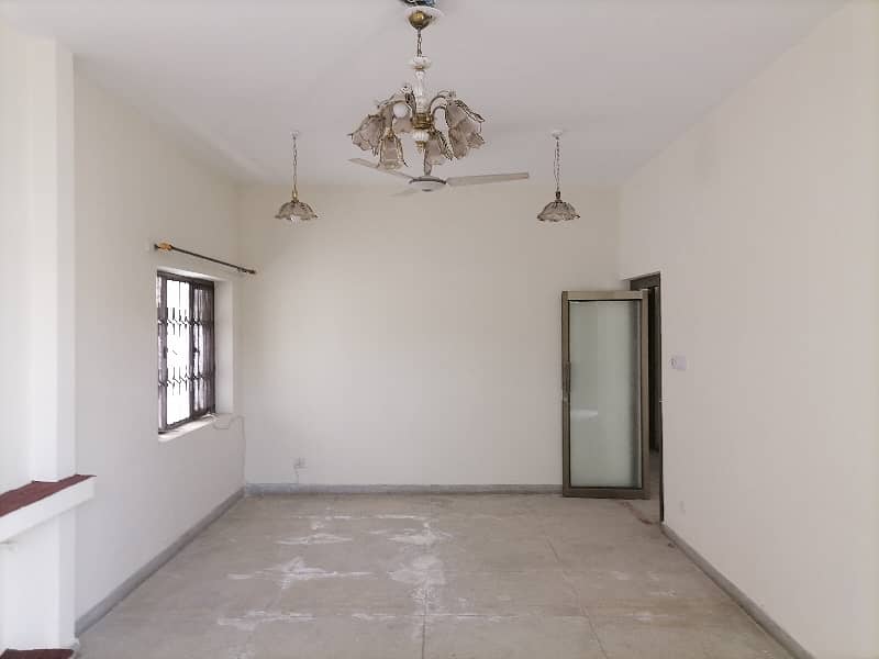 Unoccupied House Of 12 Marla Is Available For Rent In Askari 0