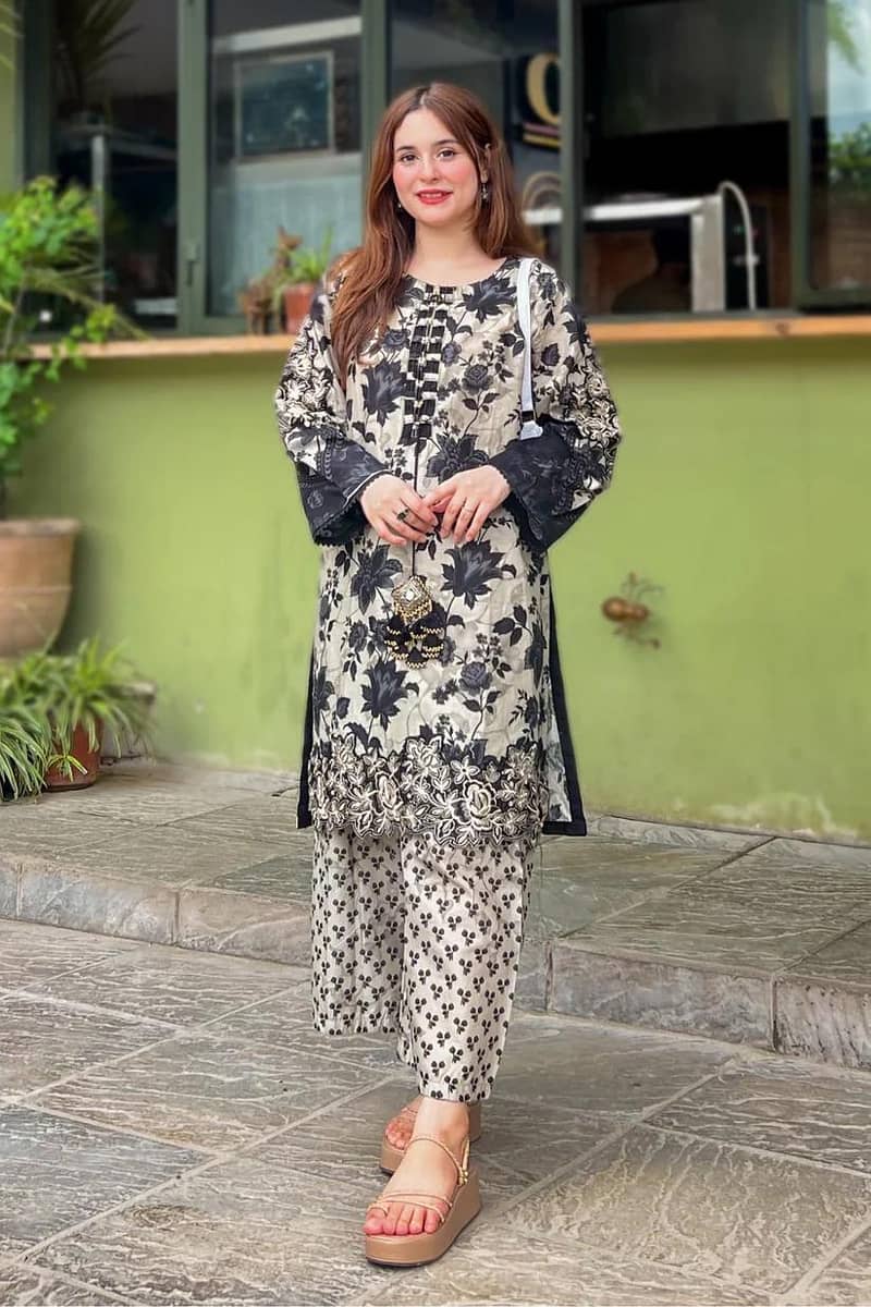 Women's Stitched Printed Khaddar Suit - 3 Pcs in Off White 1