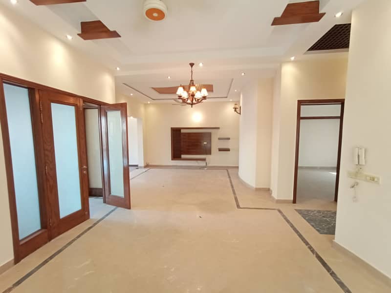 Cantt Properties Offer 10 Marla House Availabel For Rent In DHA Phase 5 4